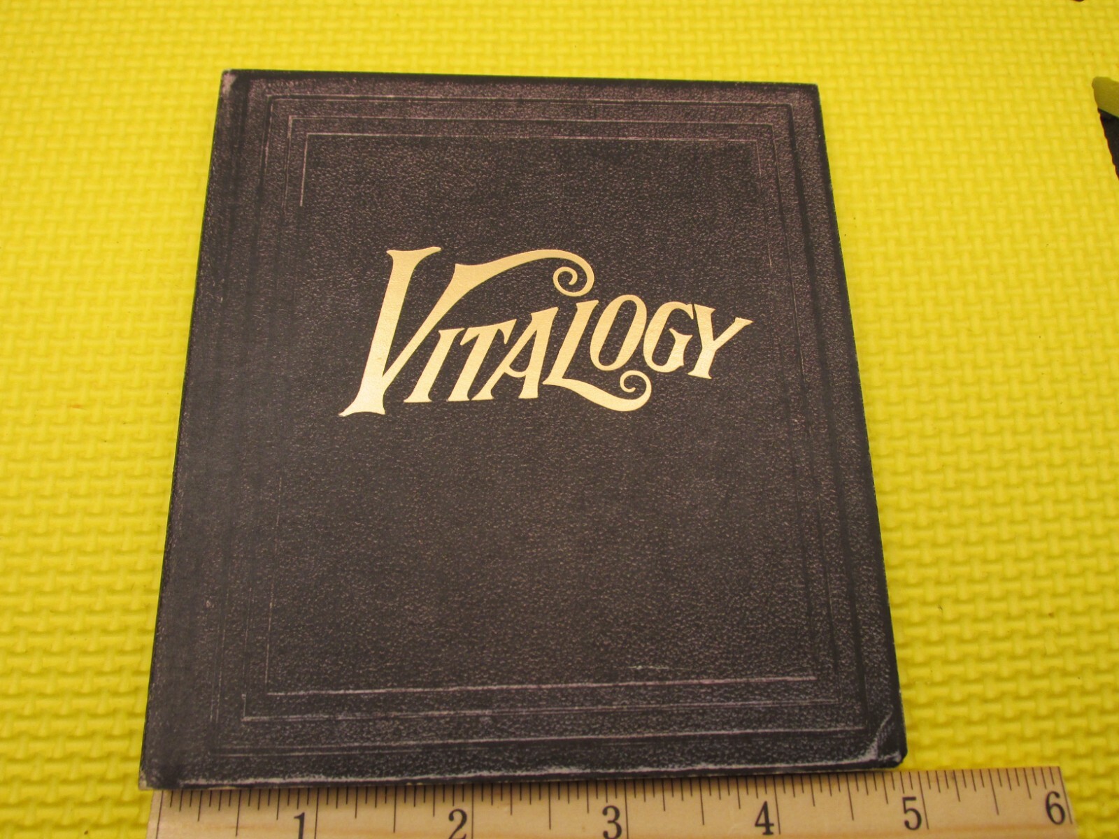 Vitalogy Book 1994, Sony Music Co. No CD Inside See Pics, Fast Tracked Shipping