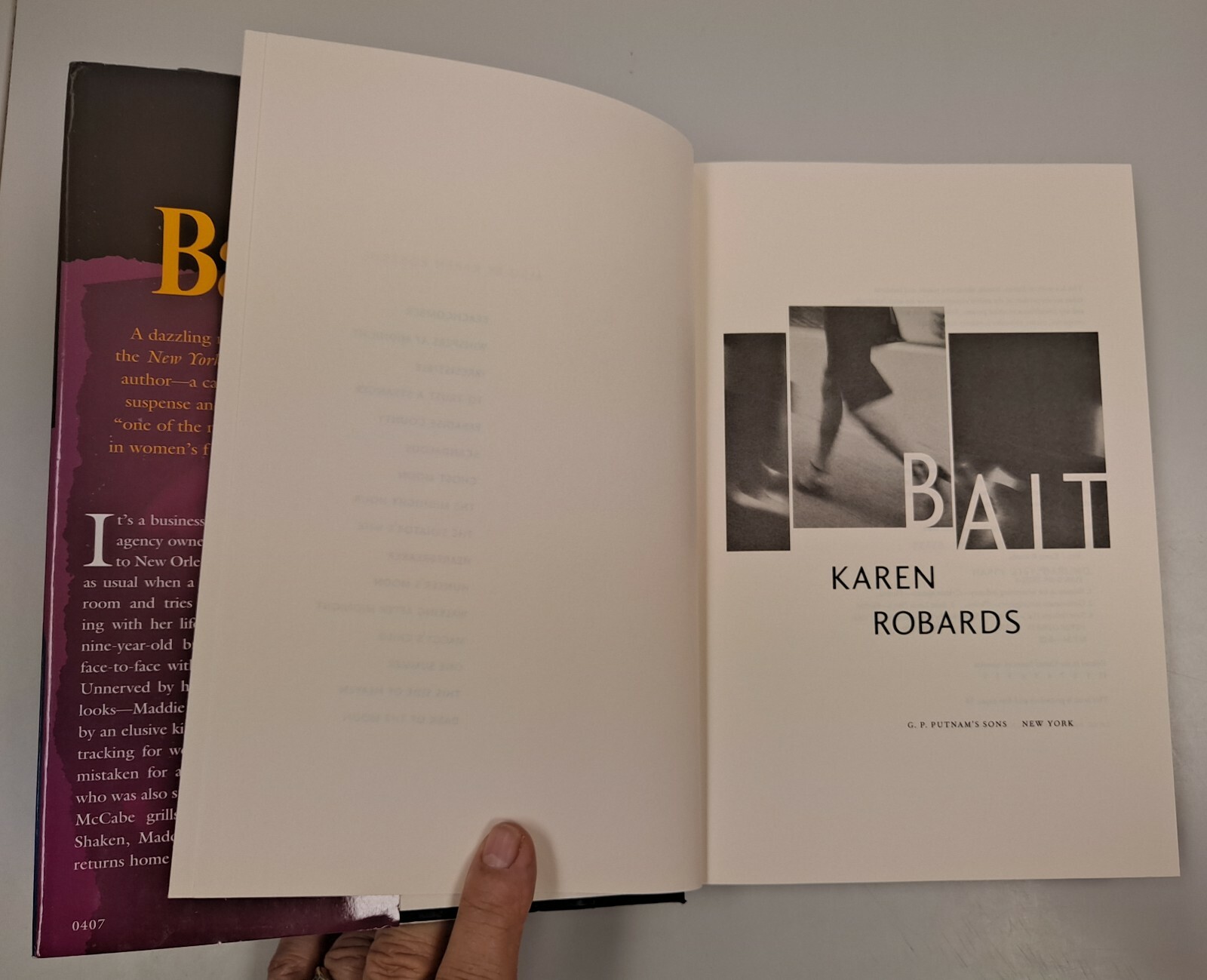 Bait by Karen Robards, 2004 (1st Printing), HC w/DJ, 372 pages