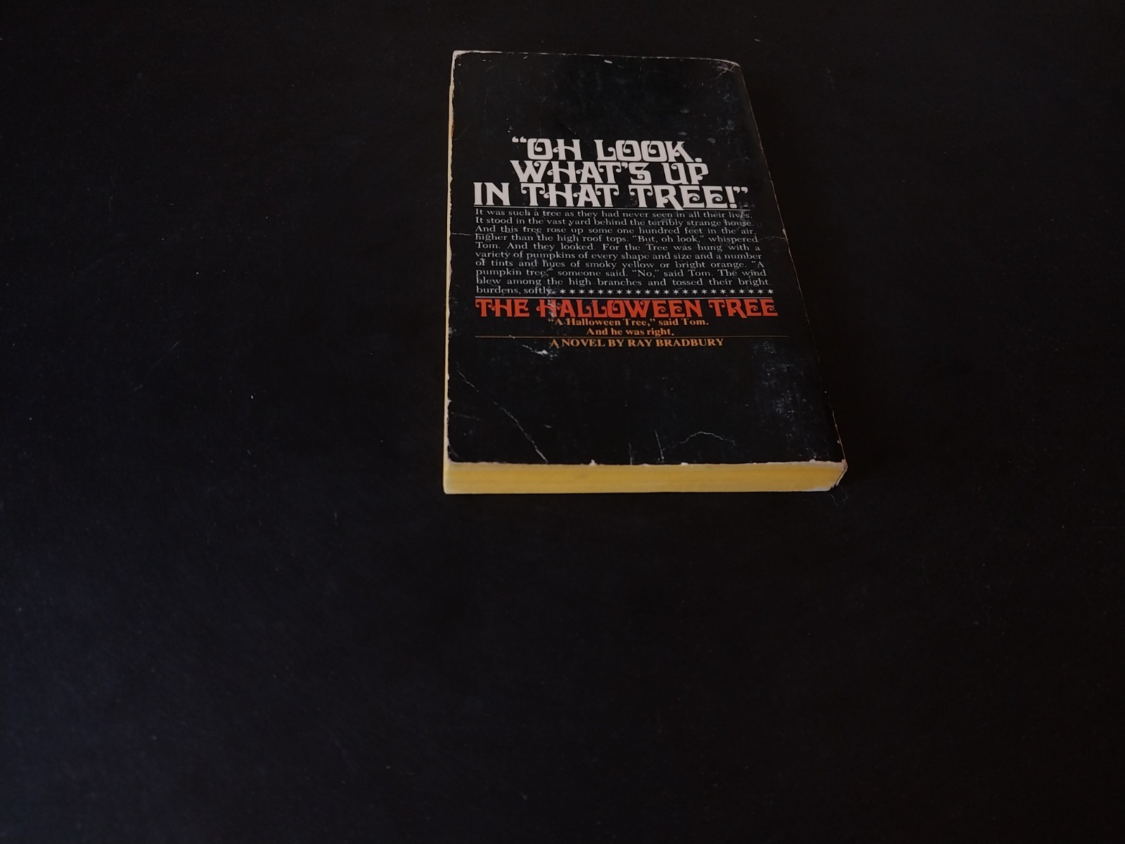 Ray Bradbury – The Halloween Tree – Bantam Books 7th printing 1979