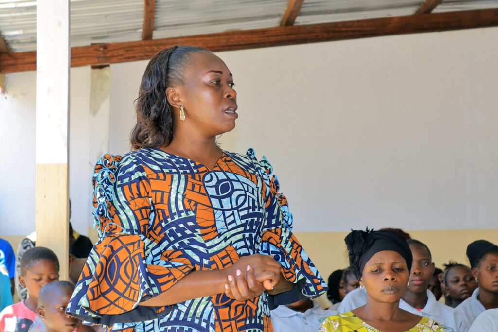 Madame la Directrice de CAJEC