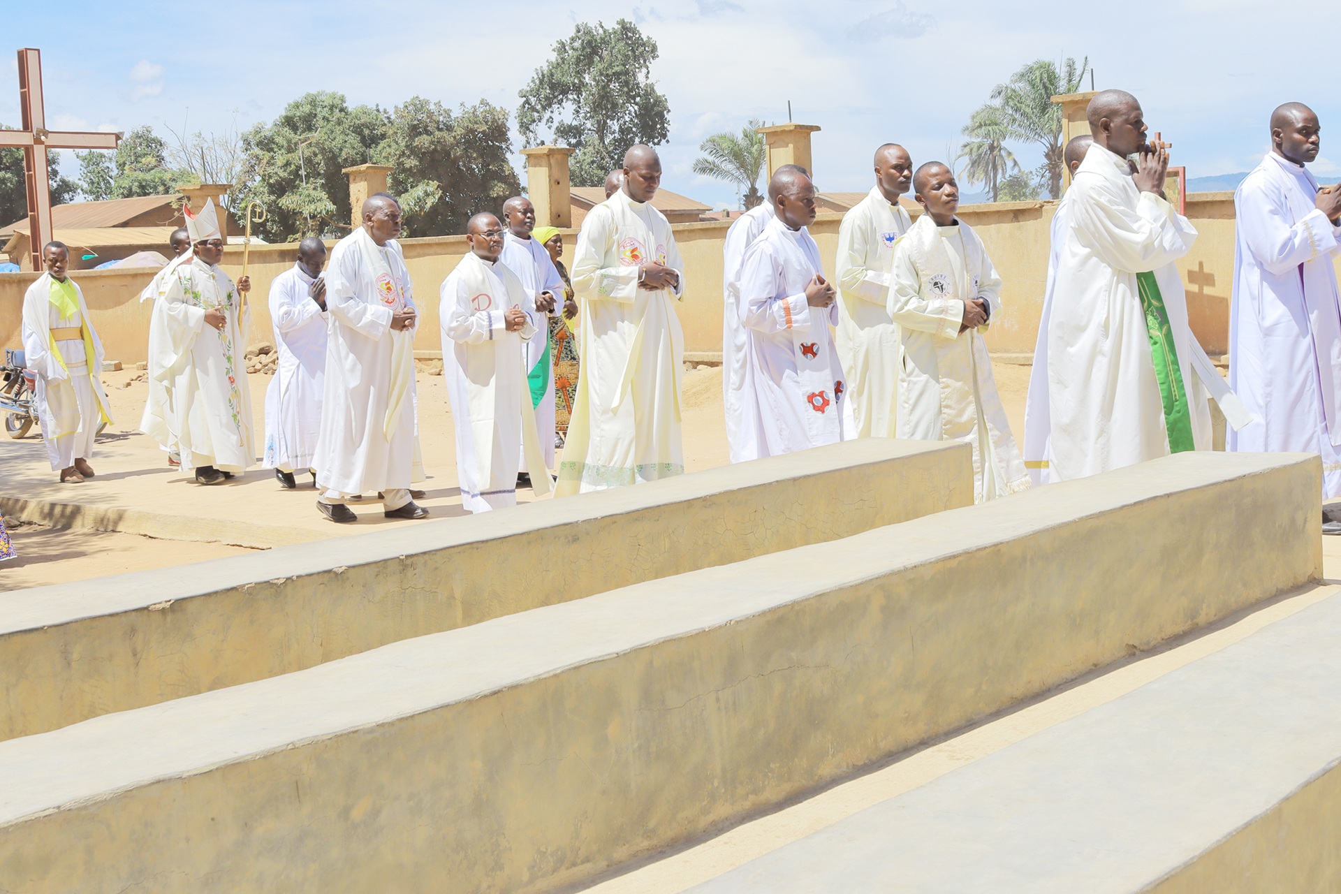 Ebola à Bunia : Mgr Dieudonné Uringi et les consacrés